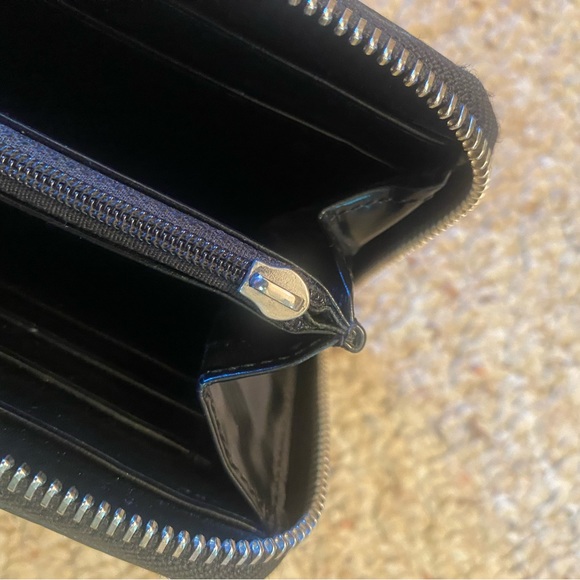 Authentic Burberry Nova check ziggy wallet with black trim - Picture 5 of 5